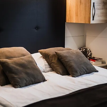 度假居 Premium Mobile Homes With Thermal Riviera Tickets *